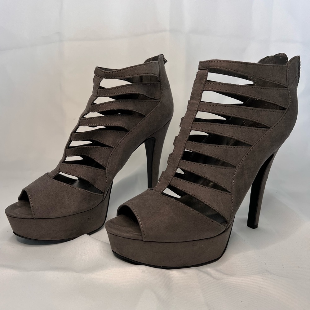 G by Guess Grey Heels
